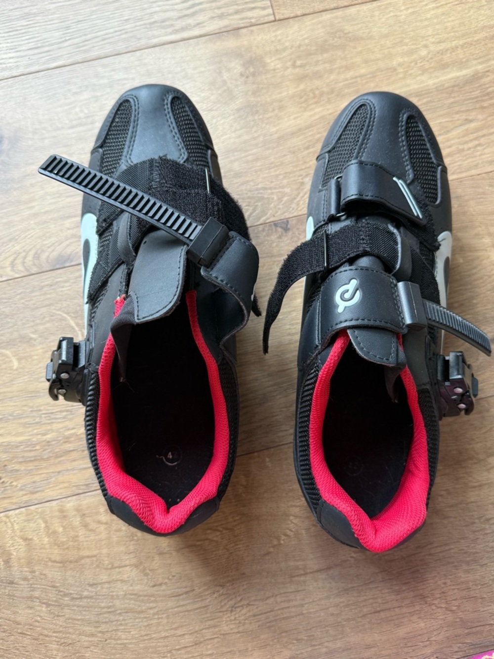 Women like new  - original Peloton clip ins cycling